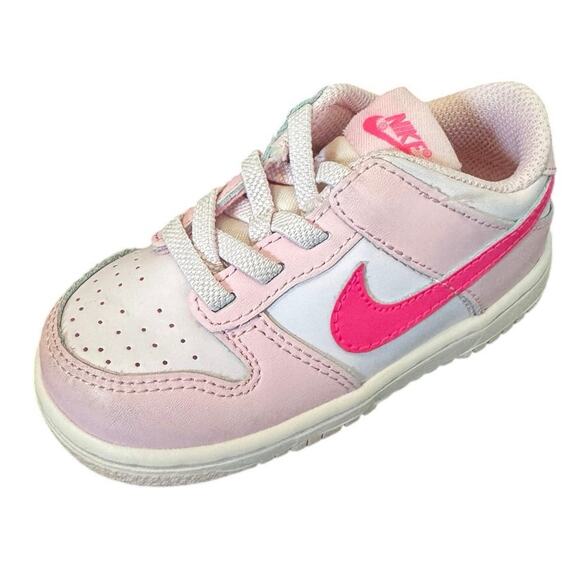 Nike Dunk Low Girls Triple Pink White Leather Athletic Sneakers Shoes Size 7C - Picture 1 of 7